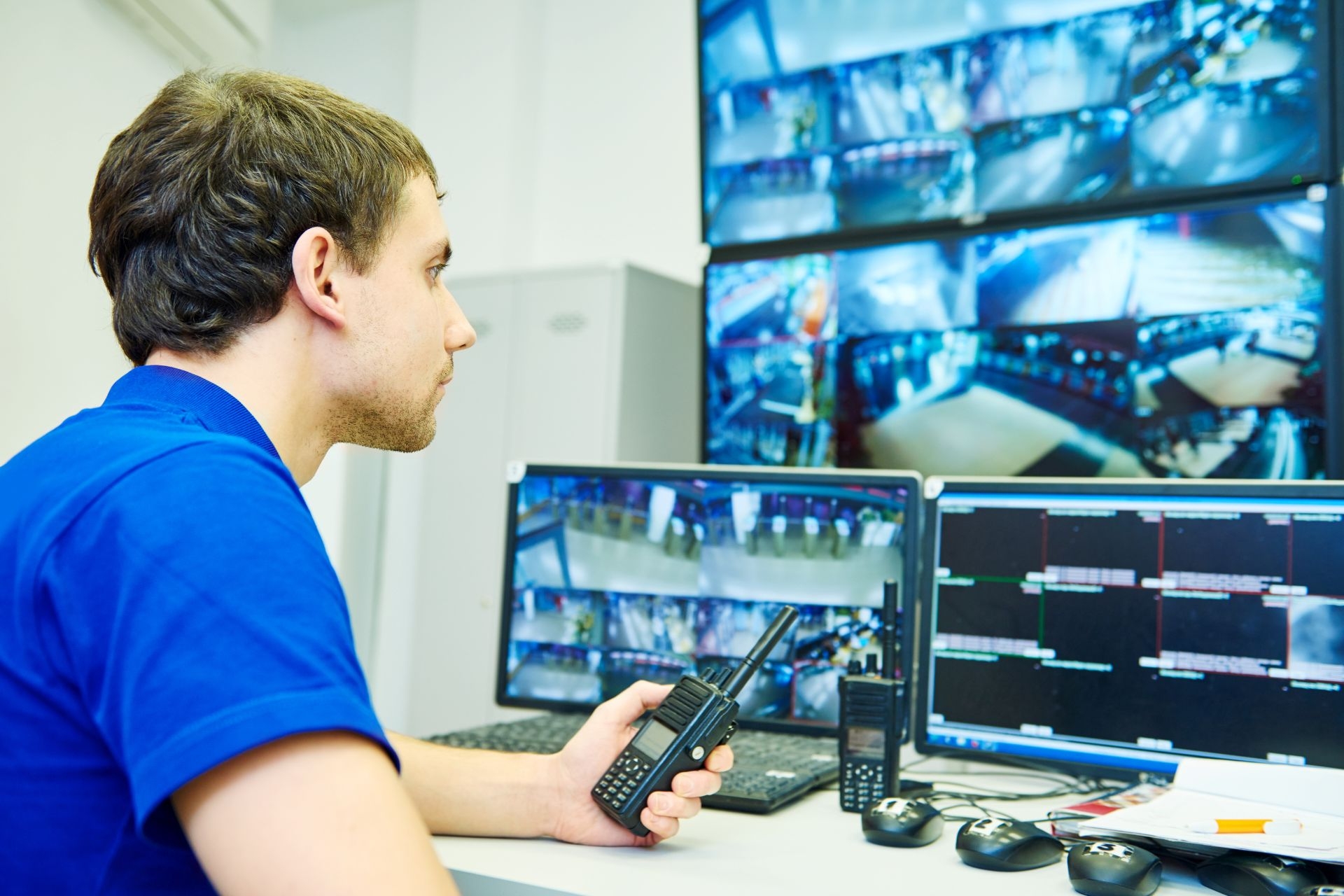 Are there any advancements in DSP technology for CCTV cameras that improve real-time video analytics and object identification capabilities?